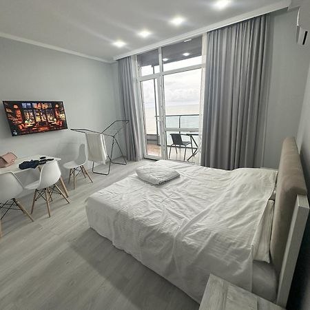 Bi Residence Sea View Luxury Batumi Esterno foto