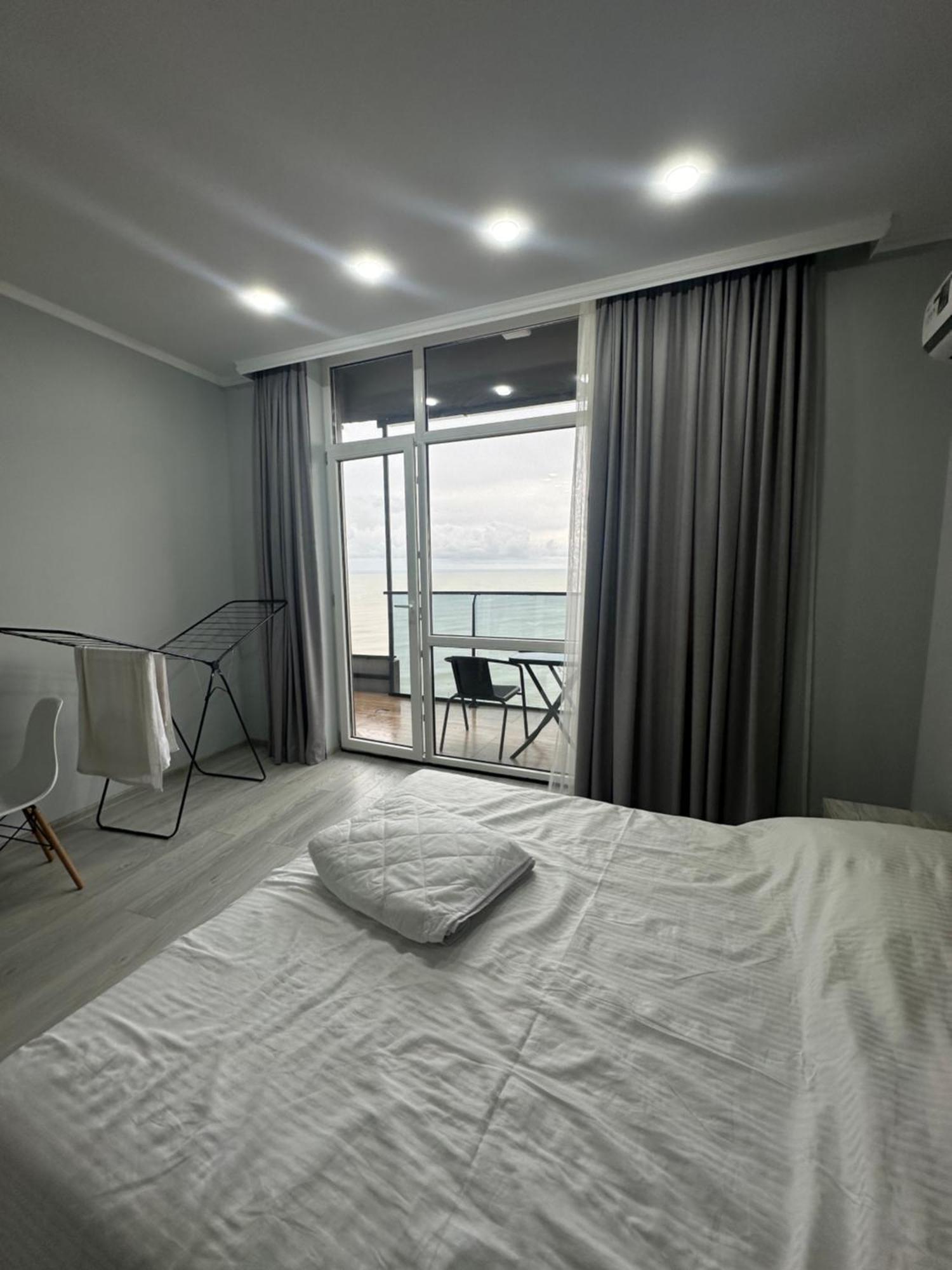 Bi Residence Sea View Luxury Batumi Esterno foto