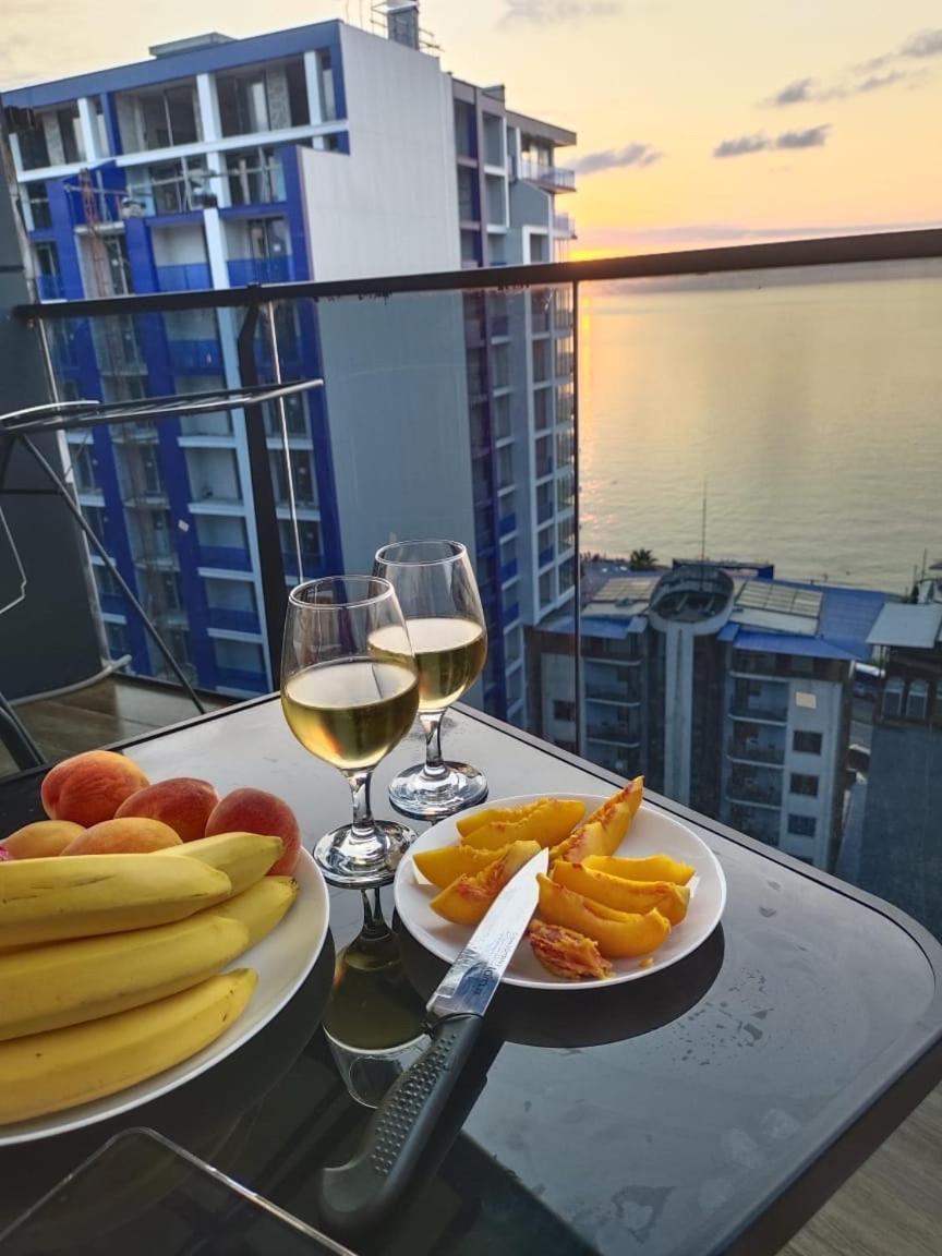 Bi Residence Sea View Luxury Batumi Esterno foto